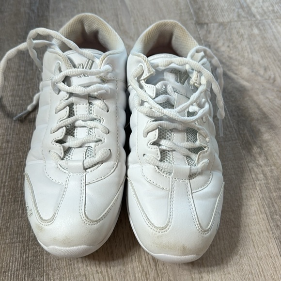 Varsity cheer shoes size 6 flyer/aerial - Picture 3 of 3